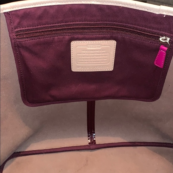 Burgundy Coach Set with dust bag - Picture 5 of 7
